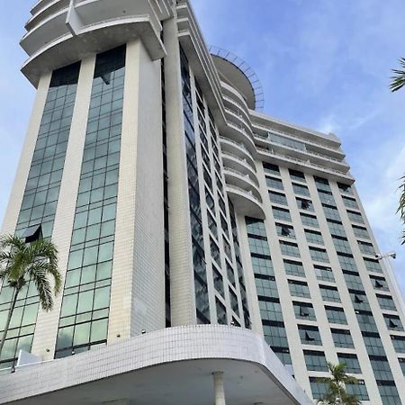 Flat No Condominio Do Edificio Tropical Executive E Residence Com Vista Para O Rio Manaus Bagian luar foto