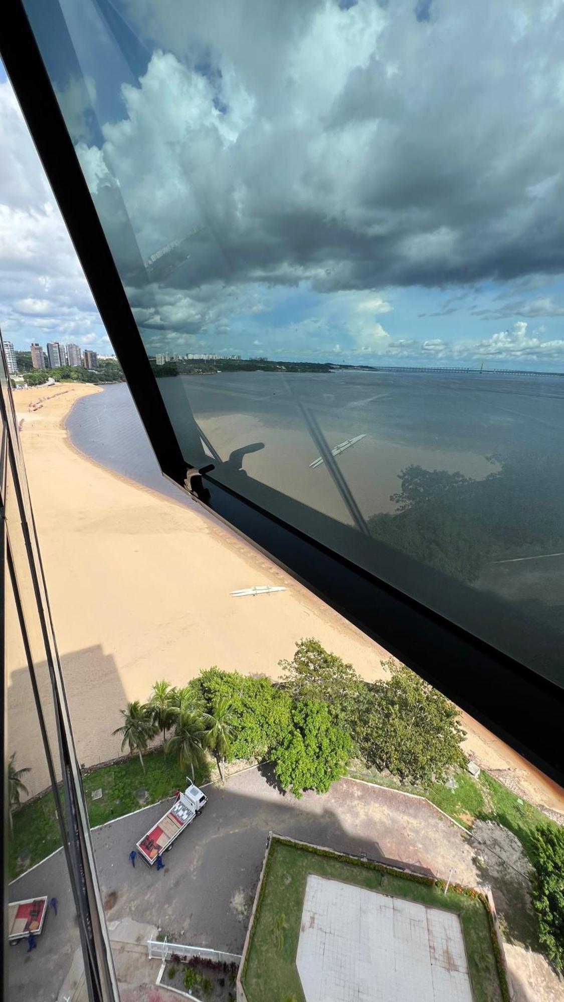Flat No Condominio Do Edificio Tropical Executive E Residence Com Vista Para O Rio Manaus Bagian luar foto